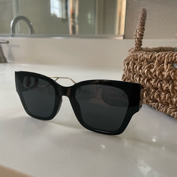 Christian Dior “butterfly” black sunglasses - Picture 4 of 5